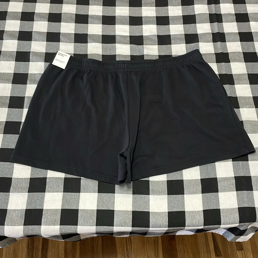 Nike Sportswear Club Fleece Mid-Rise Shorts Women's Plus 3X Black Terrycloth